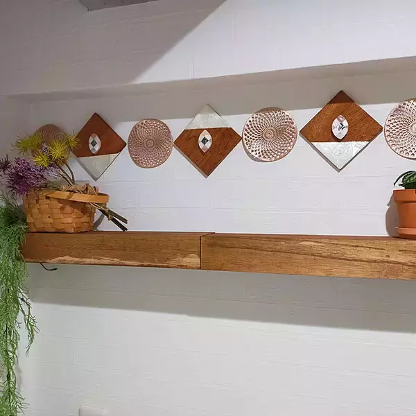 「自分好みの棚を作る！ウォールシェルフのDIYアイデア10選」の画像