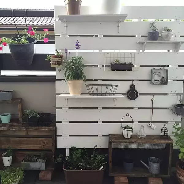 殺風景から気持ちの良いさわやか空間に♪原状回復OKなベランダDIYアイデア