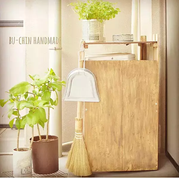 「殺風景から気持ちの良いさわやか空間に♪原状回復OKなベランダDIYアイデア」の画像