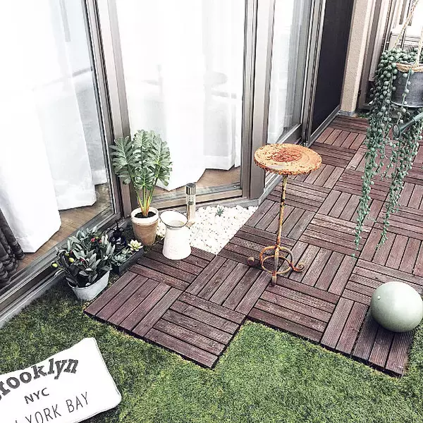 「殺風景から気持ちの良いさわやか空間に♪原状回復OKなベランダDIYアイデア」の画像