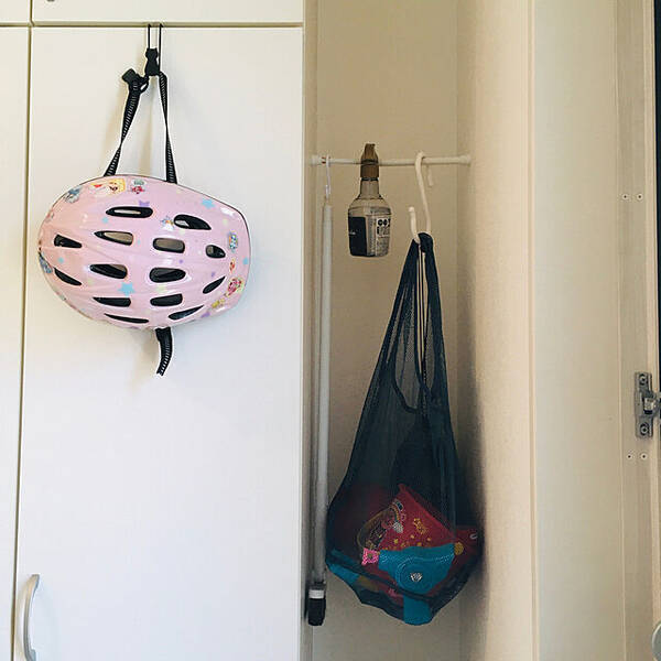 普段用も災害用も 出し入れしやすく ヘルメットの収納アイディア 21年6月1日 エキサイトニュース