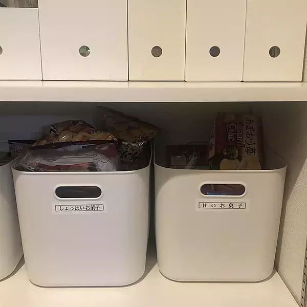 「隠すか見せて楽しむか♪ワクワクドキドキみんなのお菓子収納実例」の画像