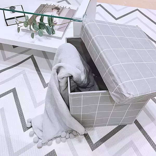 「重ねられるから便利！ダイソーの「フタ付き収納ボックス」」の画像