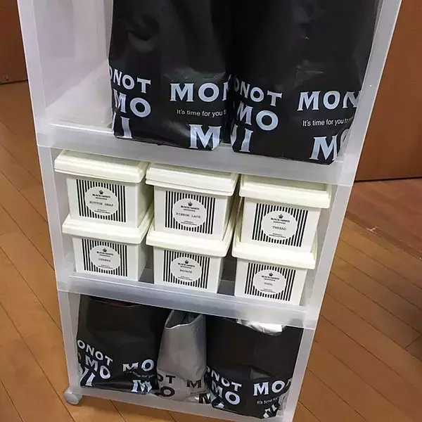 「重ねられるから便利！ダイソーの「フタ付き収納ボックス」」の画像