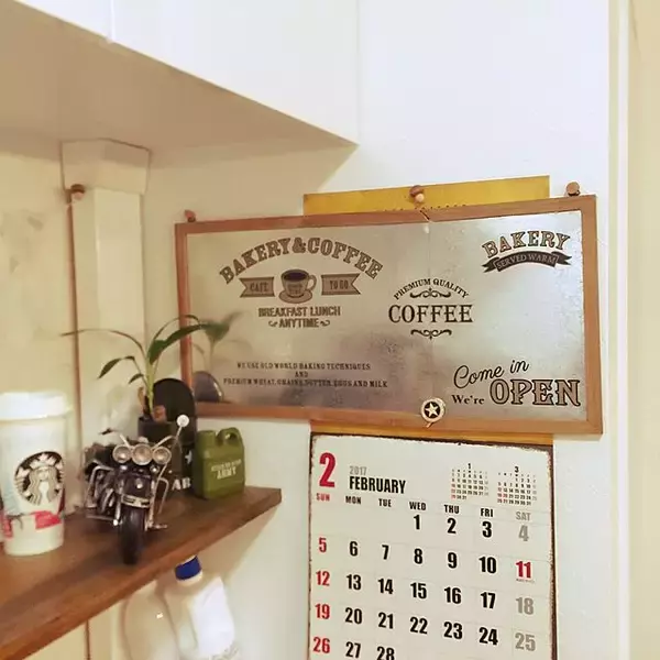 「男前インテリアにぴったり♡セリアのブリキプレートを使ったお部屋」の画像