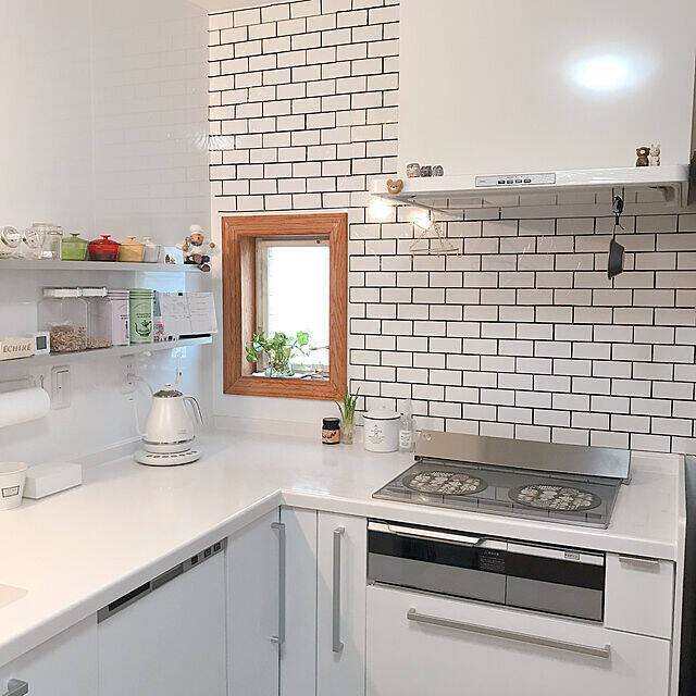 DIYでイメージチェンジ♪シンプルさが魅力のサブウェイタイル風の壁