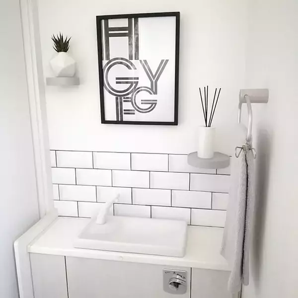 「DIYでイメージチェンジ♪シンプルさが魅力のサブウェイタイル風の壁」の画像