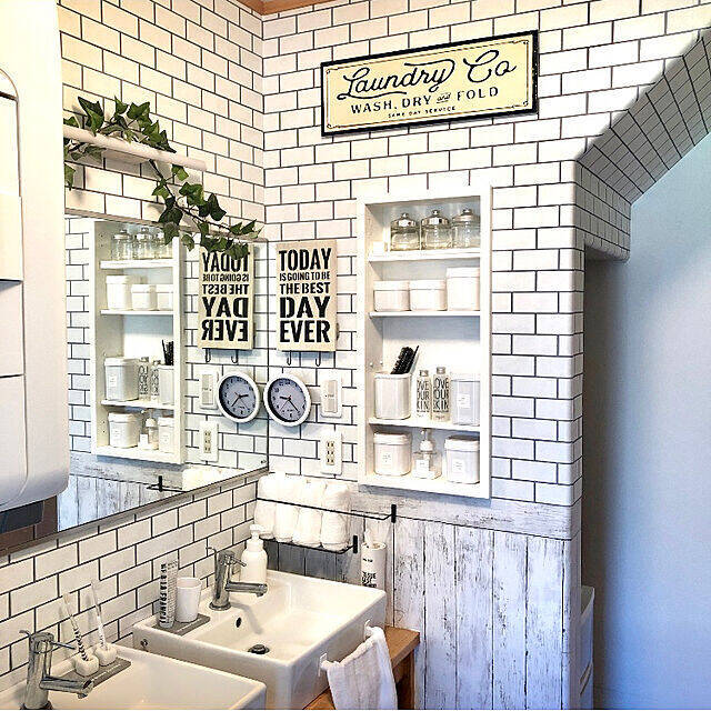 DIYでイメージチェンジ♪シンプルさが魅力のサブウェイタイル風の壁