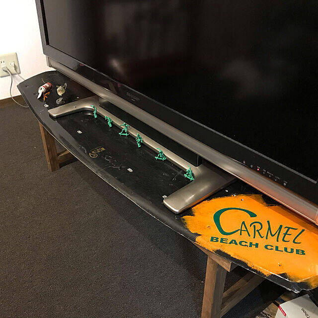 楽しいテレビタイムがもっと充実しそう♡DIYテレビ台のある風景