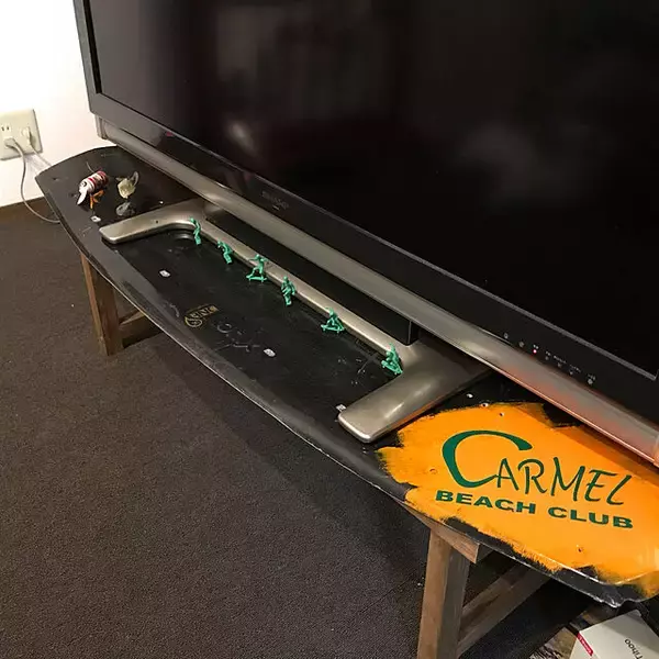 「楽しいテレビタイムがもっと充実しそう♡DIYテレビ台のある風景」の画像