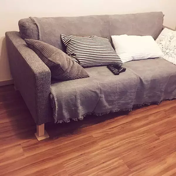 「洗練された大人のくつろぎタイムに☆IKEAのソファーがあるお部屋」の画像