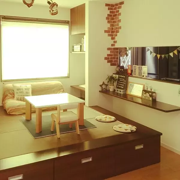 「キッチンとリビングを繋ぐ便利スペース！カウンターテーブルのある空間10選」の画像