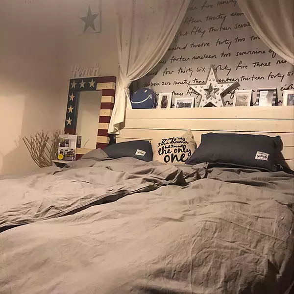 「心地よい空間で眠りにつきたい♡ヘッドボードDIYの実例集」の画像