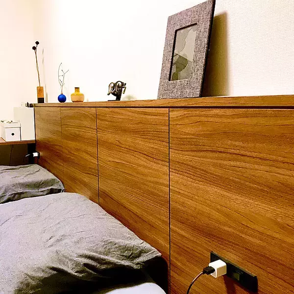 「心地よい空間で眠りにつきたい♡ヘッドボードDIYの実例集」の画像