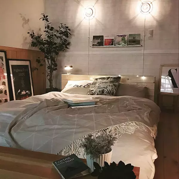 「心地よい空間で眠りにつきたい♡ヘッドボードDIYの実例集」の画像