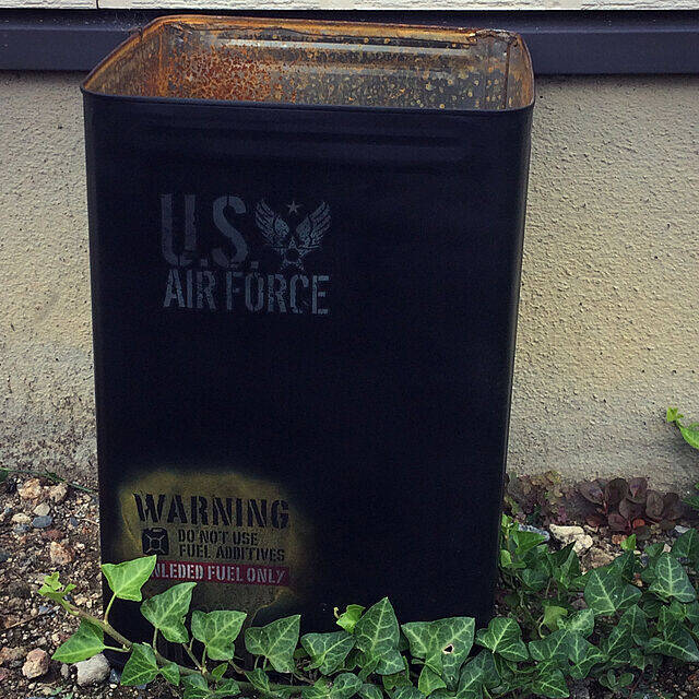 きつくて面倒な草むしりを楽にする！効果的な雑草対策のアイディア集