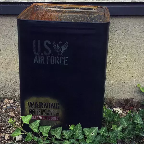 「きつくて面倒な草むしりを楽にする！効果的な雑草対策のアイディア集」の画像