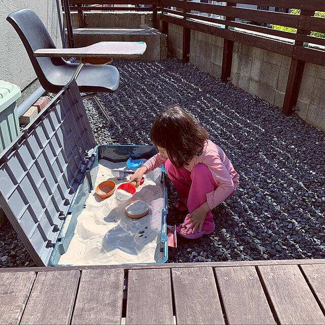 公園よりもおうちがいい♪安全で清潔に遊べるおうち砂場の作り方