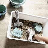 「公園よりもおうちがいい♪安全で清潔に遊べるおうち砂場の作り方」の画像2