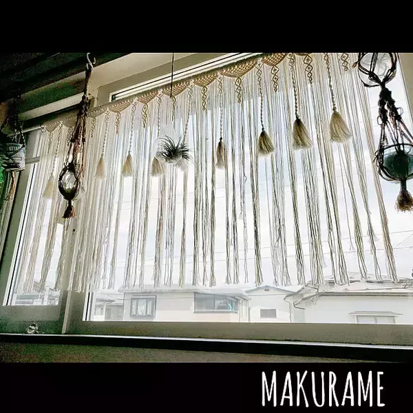 「これって自分で作れるの!?お部屋にマッチする手作りカーテンの実例10選」の画像