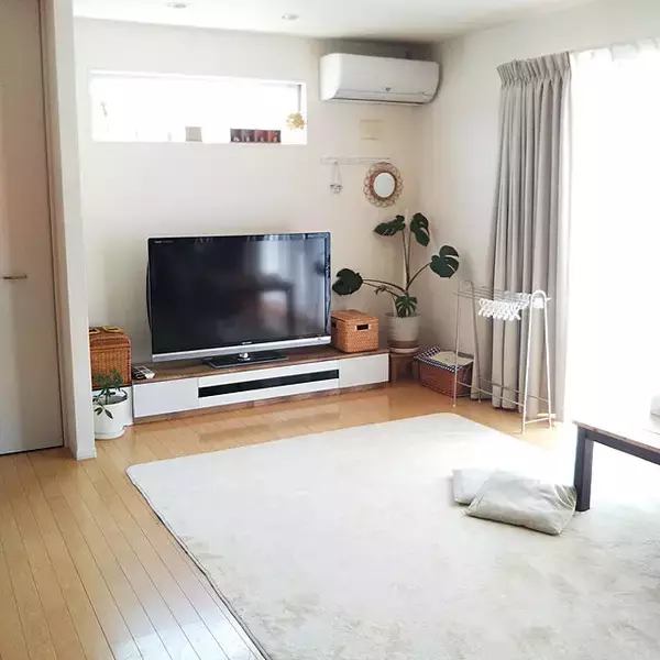 「広々ゆったり掃除も楽ちん♪ソファなしリビングで快適生活」の画像