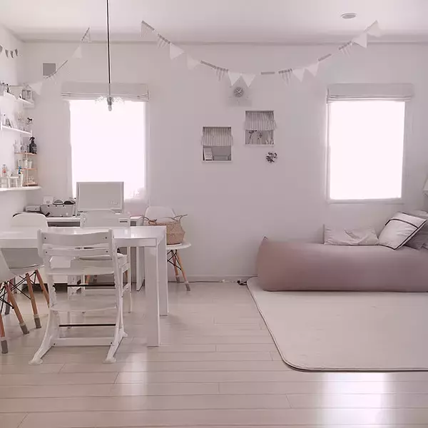 「広々ゆったり掃除も楽ちん♪ソファなしリビングで快適生活」の画像