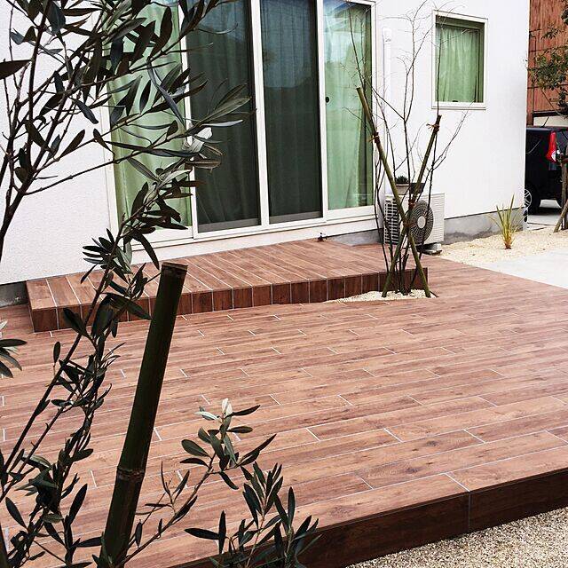 快適なアウトドアリビングに☆タイルデッキを取り入れる魅力＆活用実例集