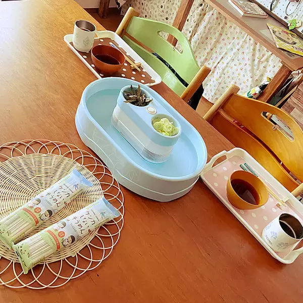 「おうちごはんを楽しむ♪流しそうめんや回転寿司を楽しむ方法と収納アイデア」の画像