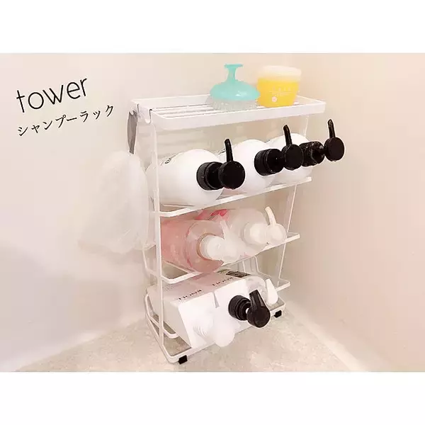 「便利なアイテムが満載！使いやすく汚れにくい、シャンプーボトルの収納方法」の画像