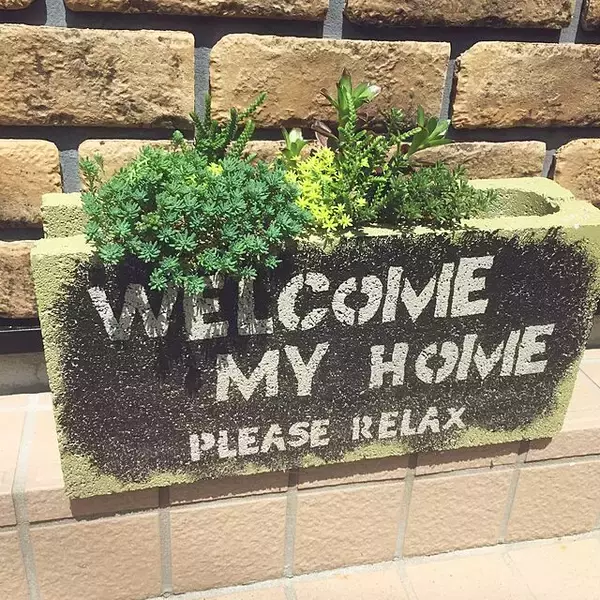 「インテリアにも使える！ブロック&レンガなどの積み材を使ったDIYアイデア」の画像