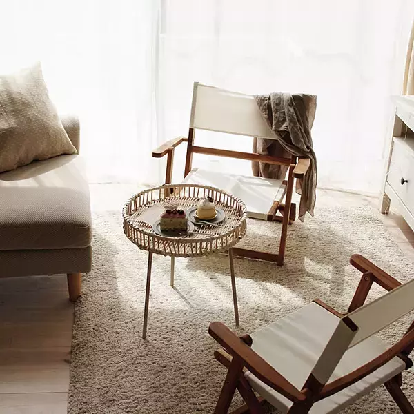 「ナチュラルに仕上がるおすすめアイテム♡アウトドアチェアのあるお部屋」の画像