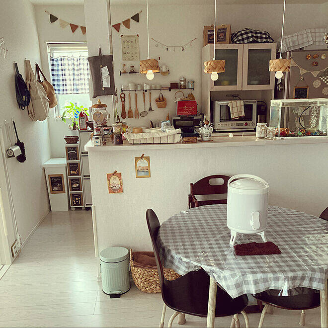 「ナチュラルカフェスタイルに溶け込む、気楽に気の利いた収納」 by chunpinaさん