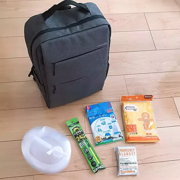「安全のために用意したい☆100円ショップでそろう防災グッズ」の画像