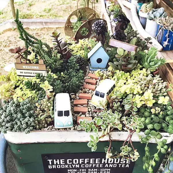 「小ささに胸キュン♡セリアのミニチュアアイテムで作るディスプレイ集」の画像