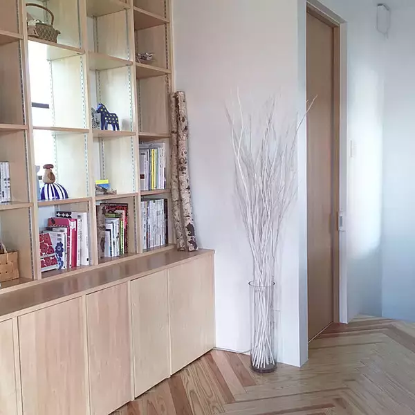 「はっとするようなアクセントに！お部屋に取り入れたい枝ものディスプレイ」の画像