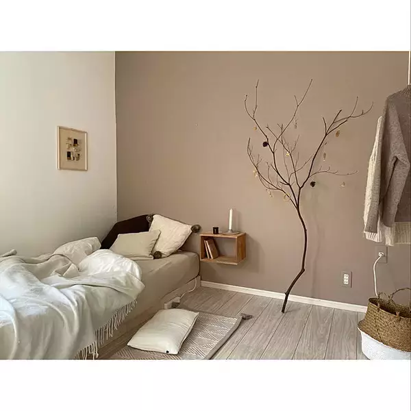 「はっとするようなアクセントに！お部屋に取り入れたい枝ものディスプレイ」の画像