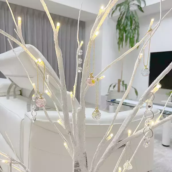 「挑戦してみたくなる！レジンで作る透明感あふれるインテリア小物」の画像