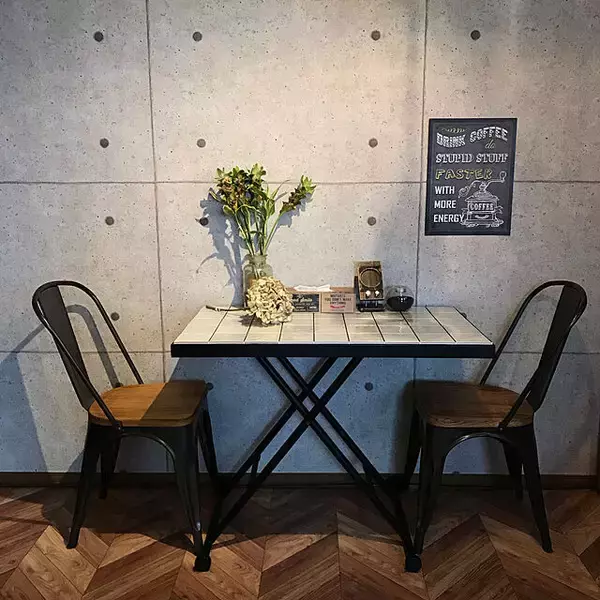 「貼って塗ってイメージチェンジ！いろいろな壁のDIY実例10選」の画像