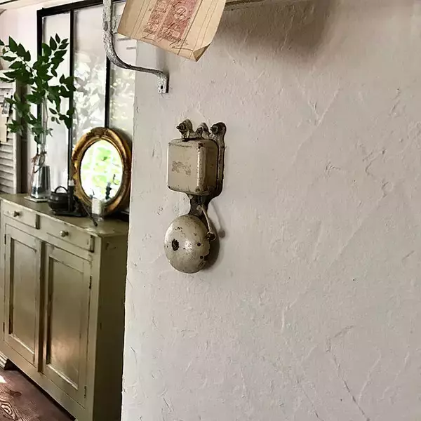 「貼って塗ってイメージチェンジ！いろいろな壁のDIY実例10選」の画像