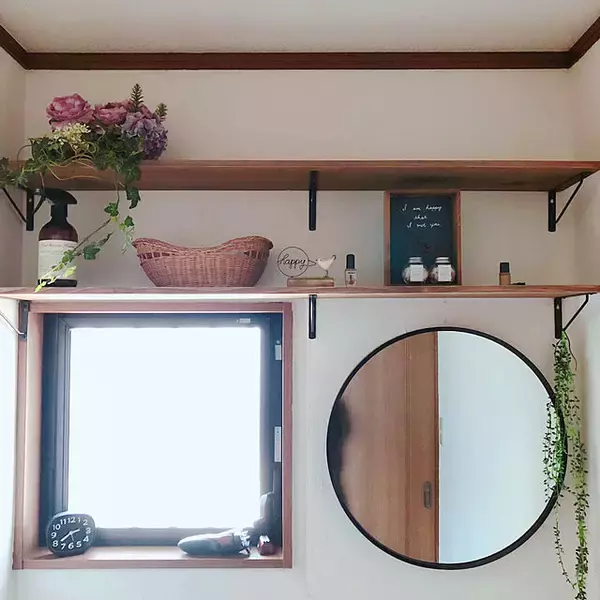 「インテリアを明るく印象的に変えてくれる☆壁掛けミラーのあるお部屋」の画像