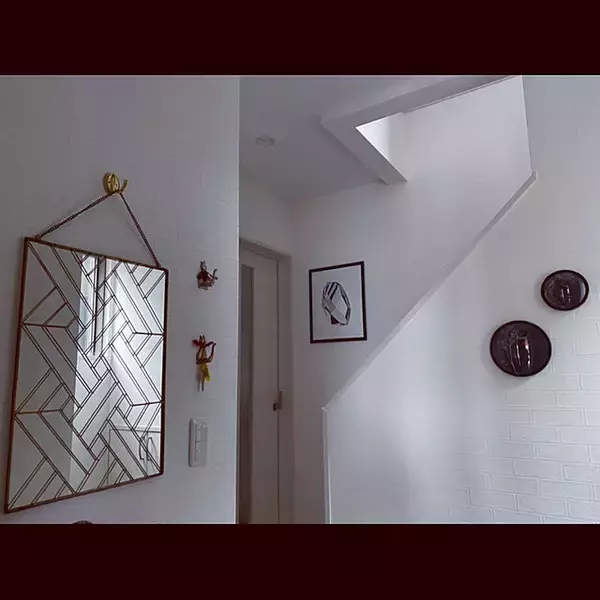 「インテリアを明るく印象的に変えてくれる☆壁掛けミラーのあるお部屋」の画像