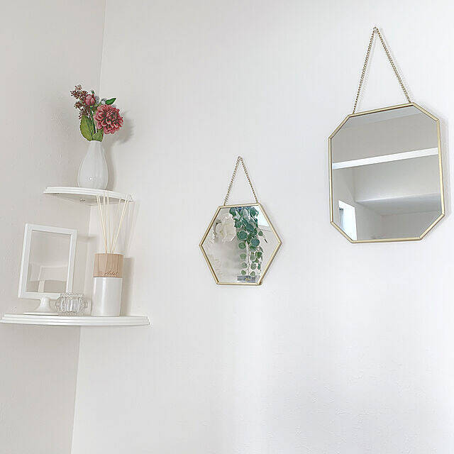 インテリアを明るく印象的に変えてくれる☆壁掛けミラーのあるお部屋