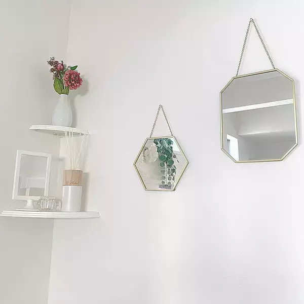 「インテリアを明るく印象的に変えてくれる☆壁掛けミラーのあるお部屋」の画像