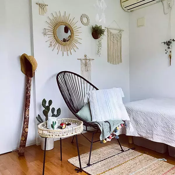 「インテリアを明るく印象的に変えてくれる☆壁掛けミラーのあるお部屋」の画像