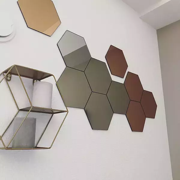 「インテリアを明るく印象的に変えてくれる☆壁掛けミラーのあるお部屋」の画像