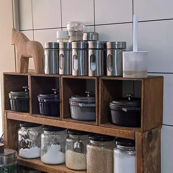 「高見えデザインと使い勝手のよさに感動！セリアの優秀な調味料ケース」の画像