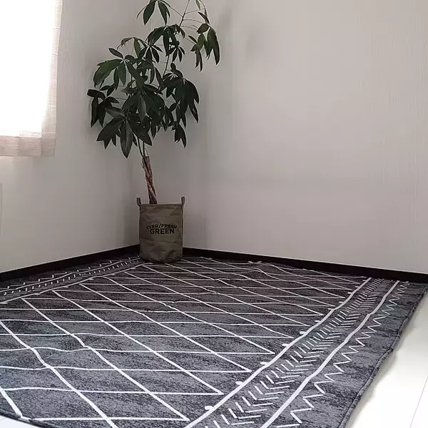 「敷くだけでお部屋の印象チェンジ☆しまむらのラグ特集」の画像
