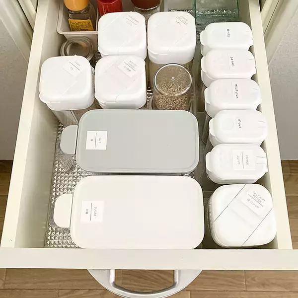 「いつまでも新品のような美しさをキープ☆キッチンのキズや汚れを防ぐ方法」の画像