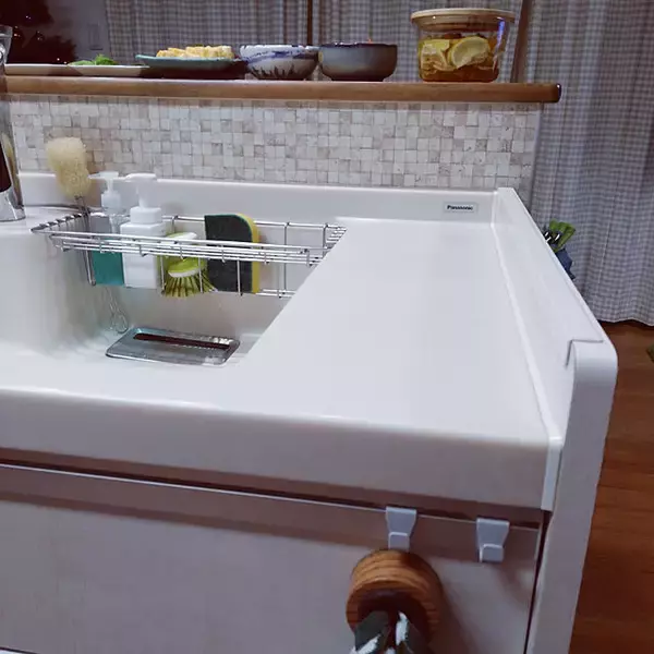 「いつまでも新品のような美しさをキープ☆キッチンのキズや汚れを防ぐ方法」の画像