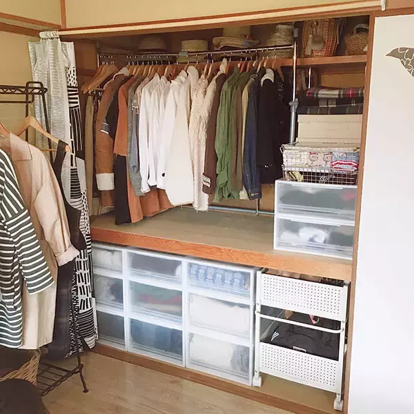 「奥行きを有効活用して使いやすく！おすすめの「押入れ」収納グッズと収納方法」の画像